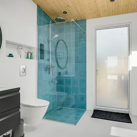 Awesome In With Kitchen Holiday home *