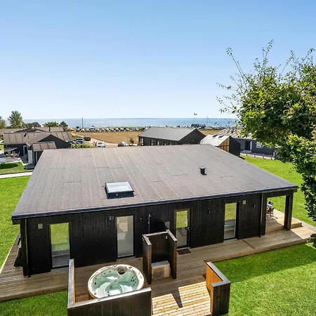 Front In בית נופש