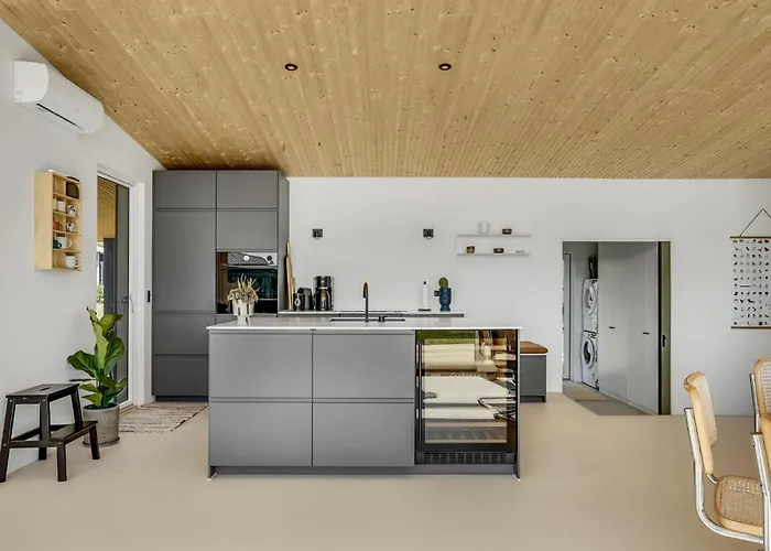 Front In בית נופש *