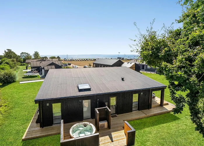 Front In בית נופש