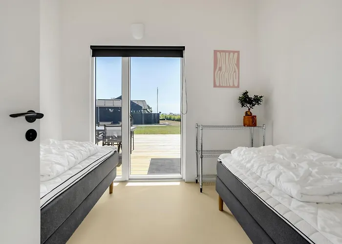 Front In הדרסלב